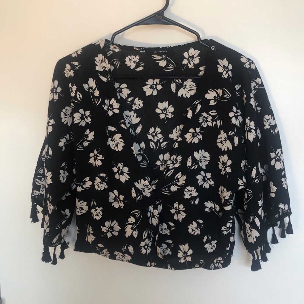 Oliviacious crop floral black and white top